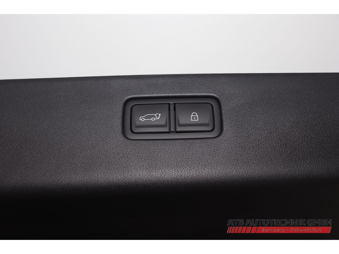 Fahrzeugabbildung Hyundai IONIQ 9 6-Sitzer MY26 UNIQ 110 kWh 307 PS PANO-D