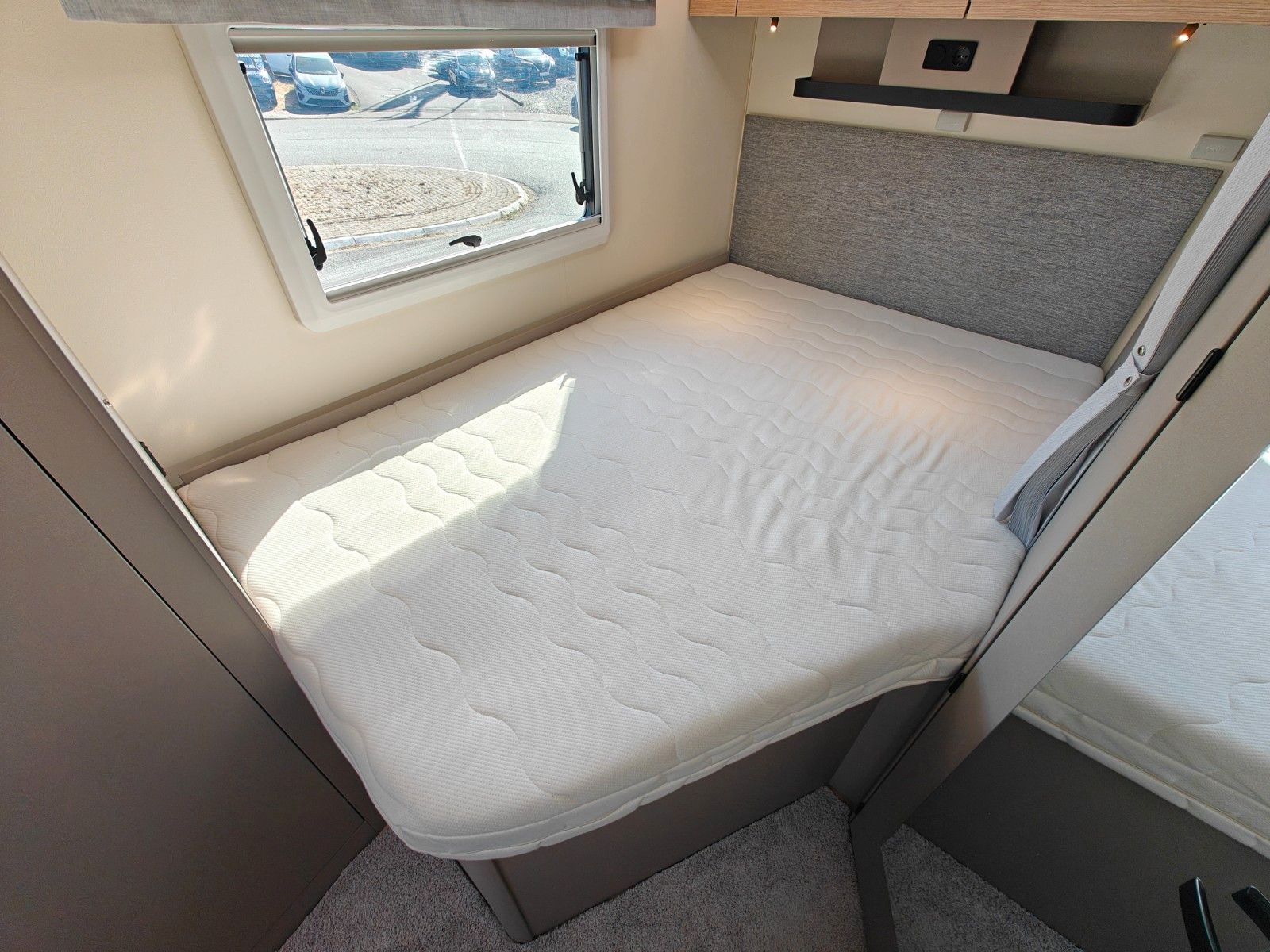 Fahrzeugabbildung Bürstner Campeo TD 660 - Combi 6DE, Lithium, Solar, Luft