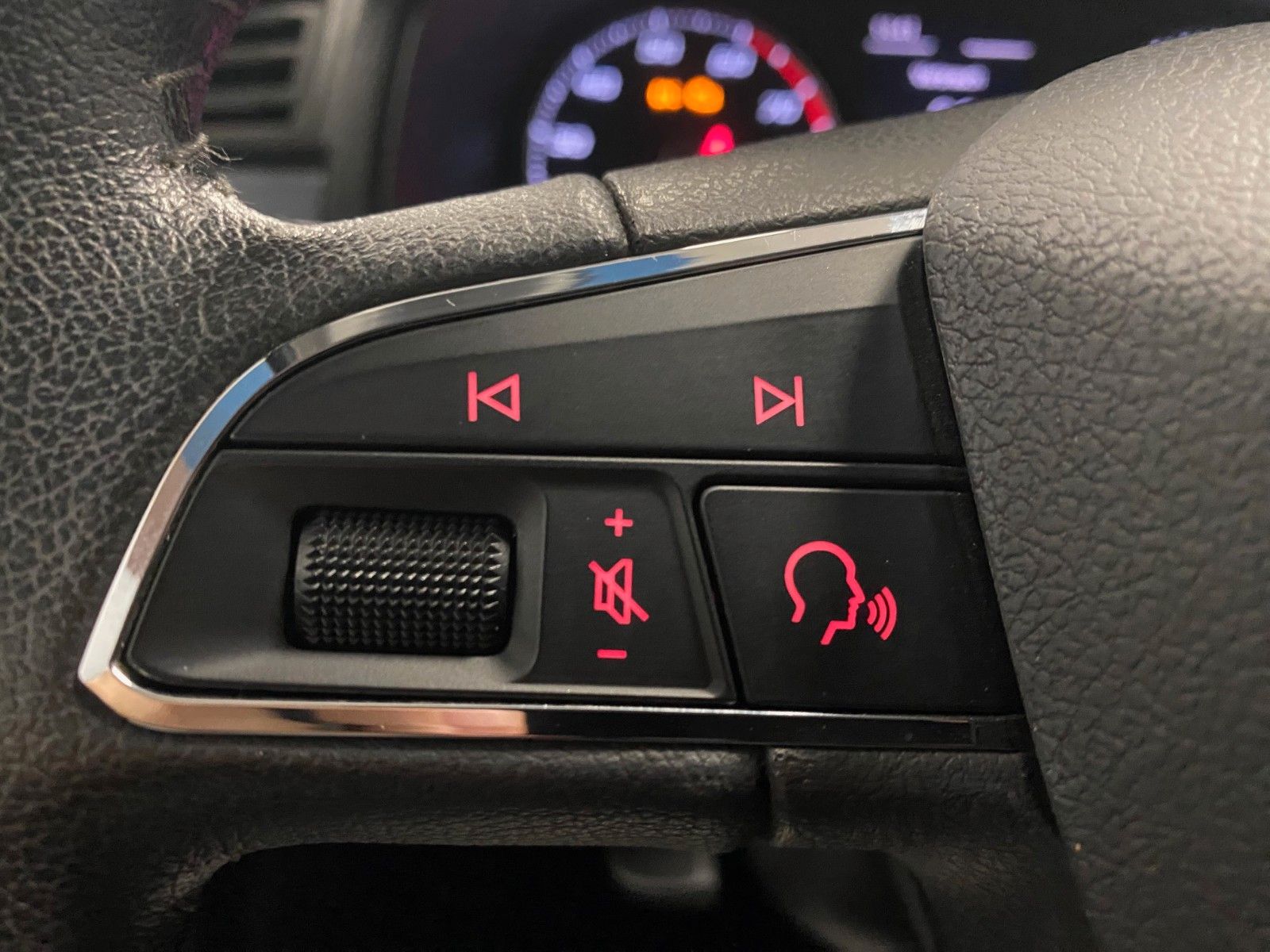 Fahrzeugabbildung SEAT Arona 1.0 TSI Style+EINPARKHILFE+TEMPOMAT+17"ALU