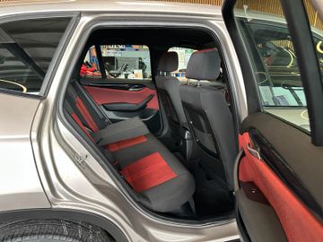 BMW X1 xDrive *KEYLESS*MEMORY*TEMPO*NAV*PDC(CAM)*