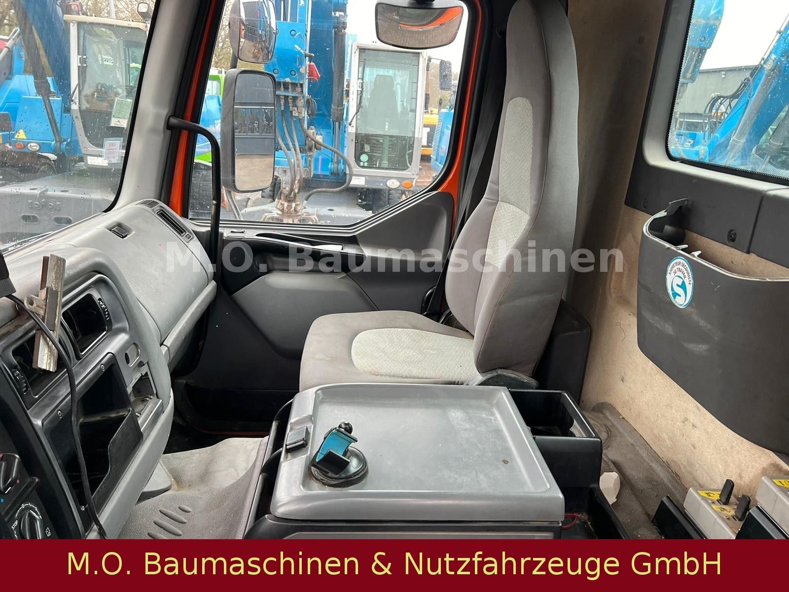 Fahrzeugabbildung Renault Kerax 270-19 DCI  / 4x2 / Marell AL 15990 /