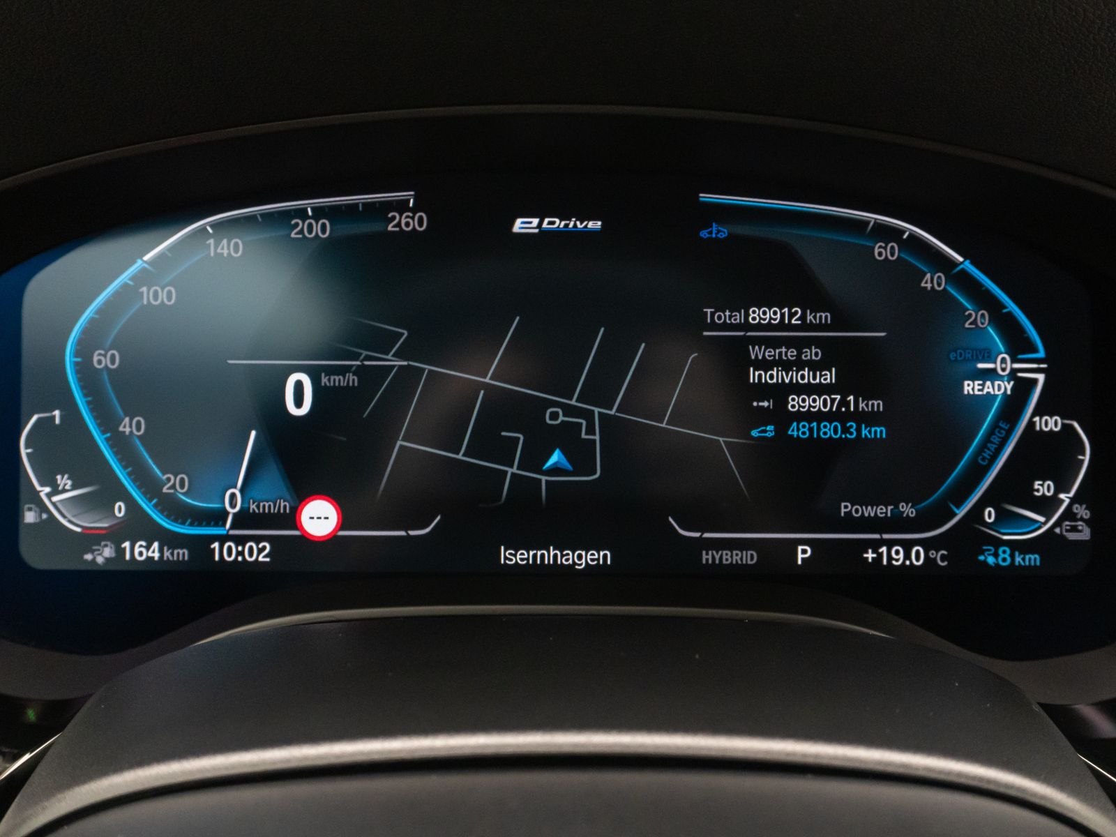 Fahrzeugabbildung BMW 530e Kamer Laser HUD DAB H/K Komfort Alarm Sport