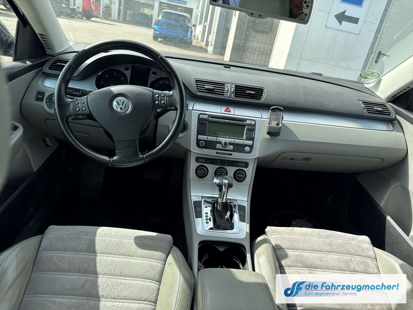 Fahrzeugabbildung Volkswagen Passat Variant Highline Navi Leder *EXPORT