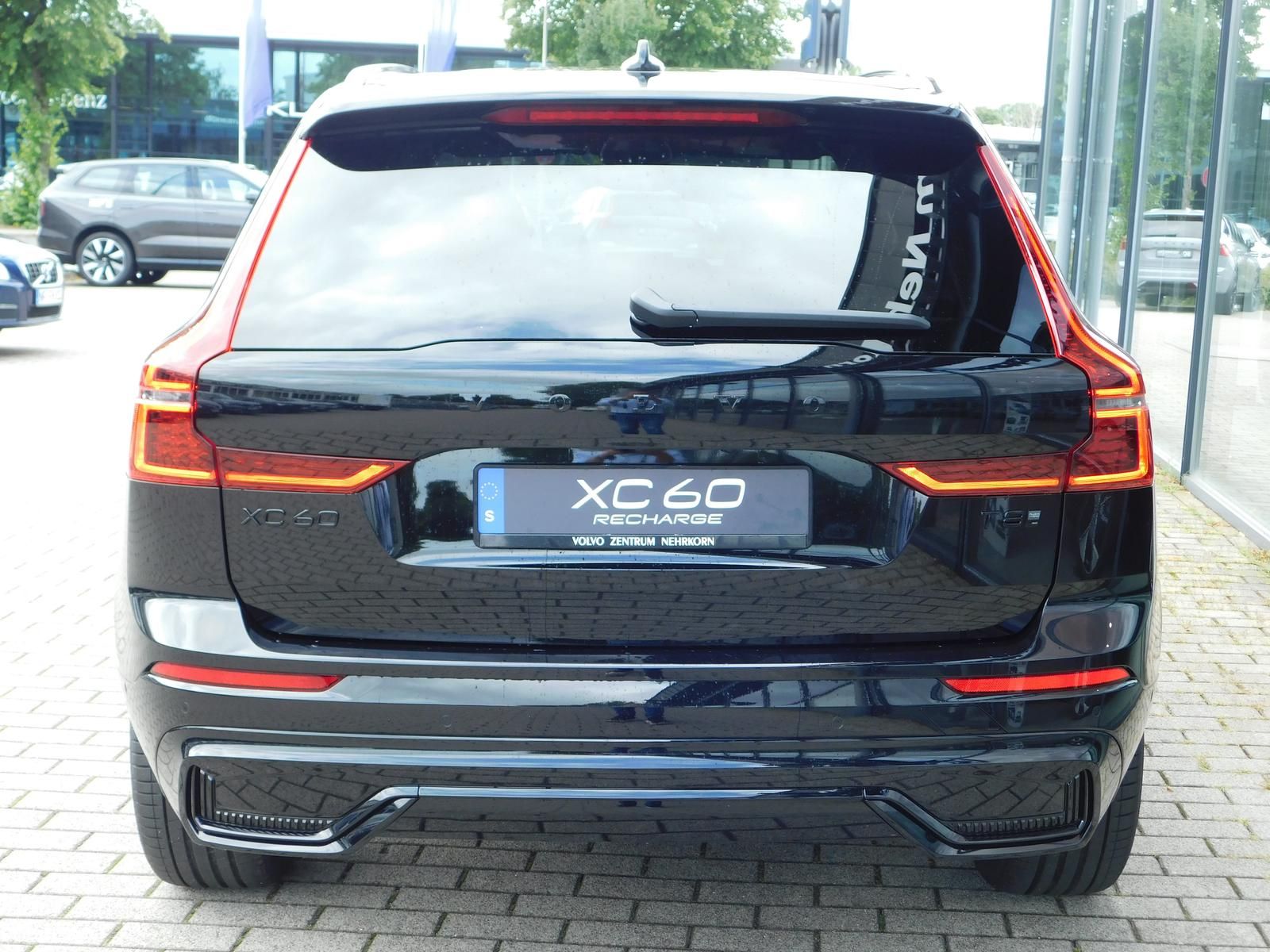 Fahrzeugabbildung Volvo XC60 T6 AWD Plus Black Edition