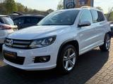 Volkswagen Tiguan Sport & Style BMT 4Motion*R-LINE*GARANTIE - Volkswagen Tiguan aus 2012 mit Diesel-Antrieb