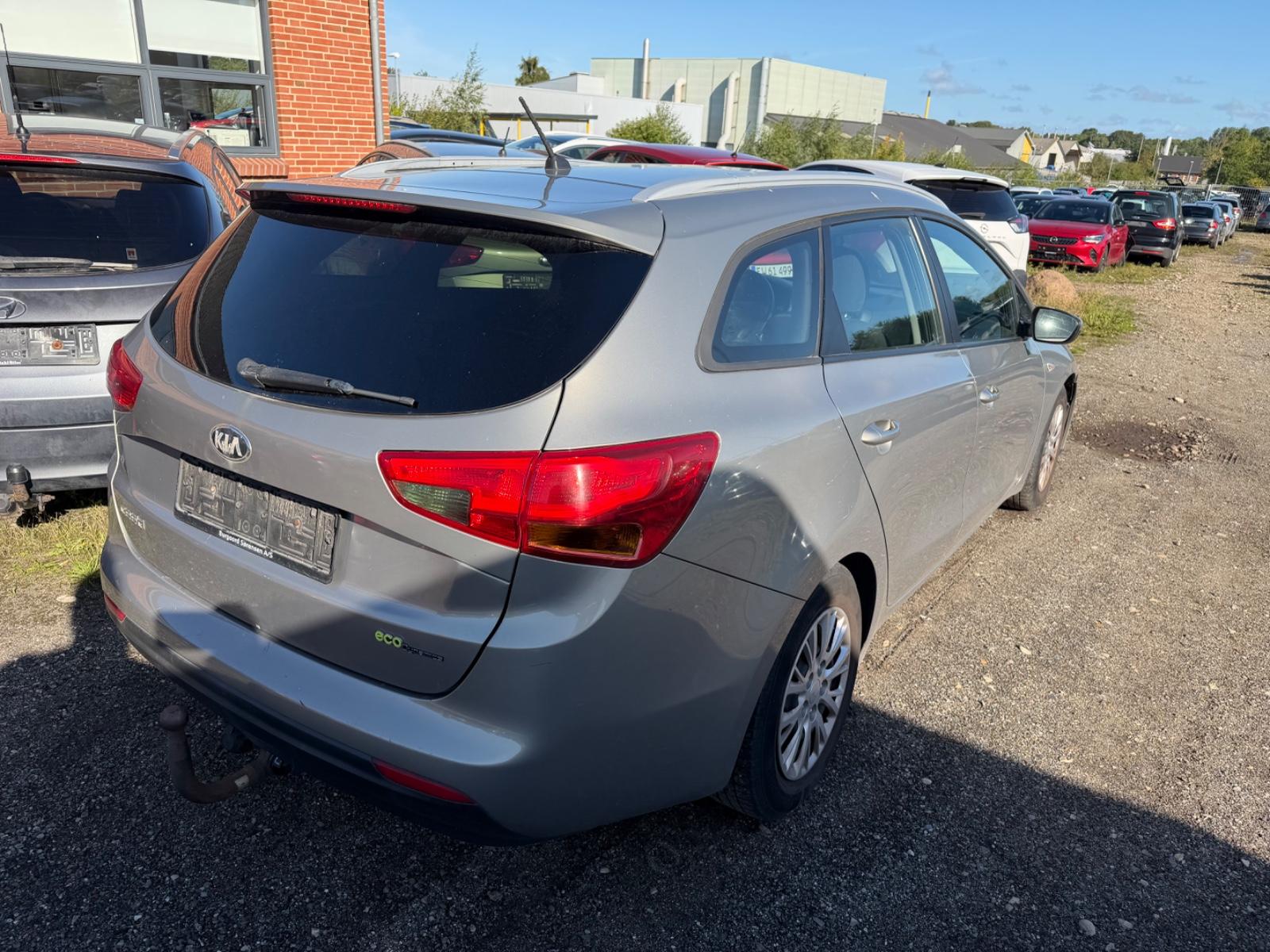 Kia cee'd 2013 — engine 1.582 cm³, 128 HP (94kW)