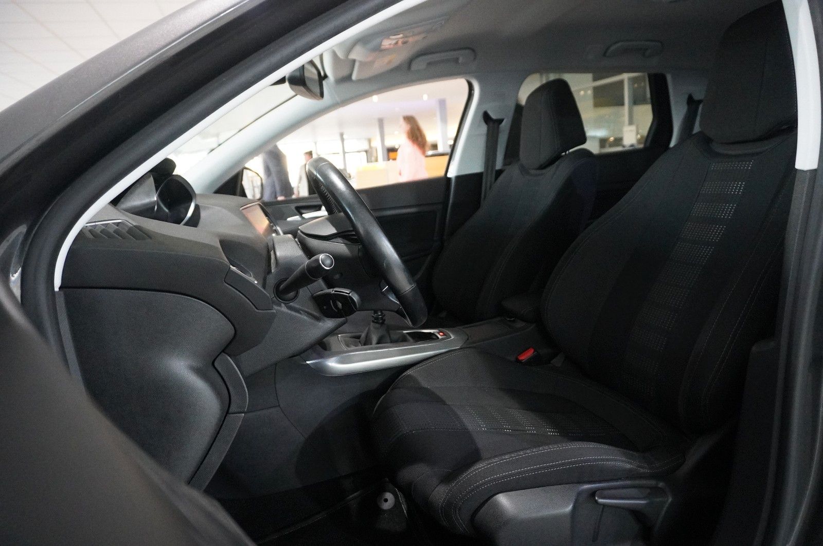 Fahrzeugabbildung Peugeot 308 SW 1.2T ALLURE NAVI/LED/KAMERA/SHZ/SPORT/AHK