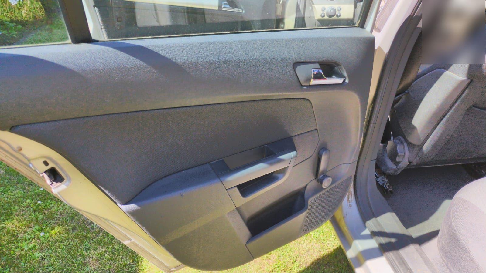 Opel Astra 2007 — photo 13