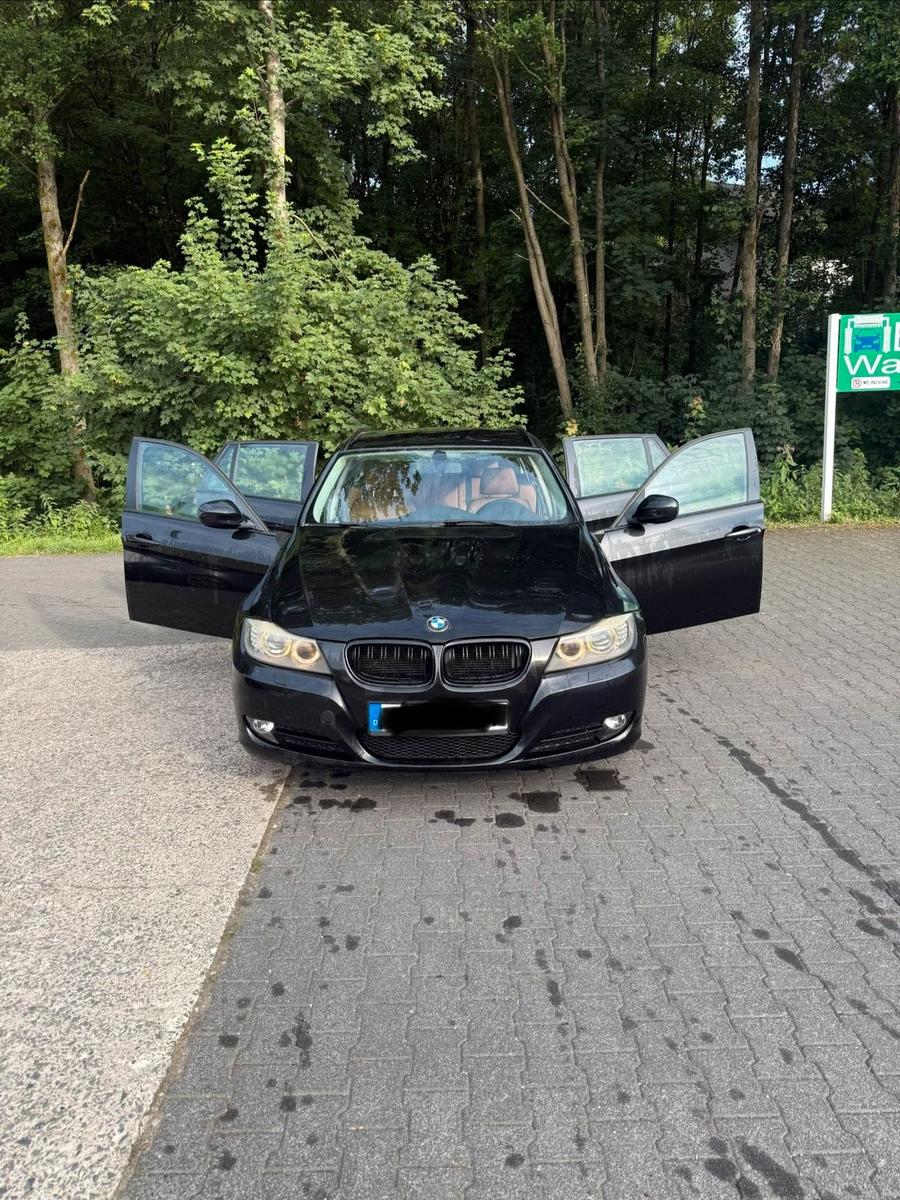 BMW 320 2011 — photo 8
