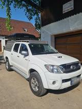 Toyota Verkaufe Toyota Hilux 4WD mit Dachzelt - gebrauchte Toyota Hilux aus dem Jahr 2010