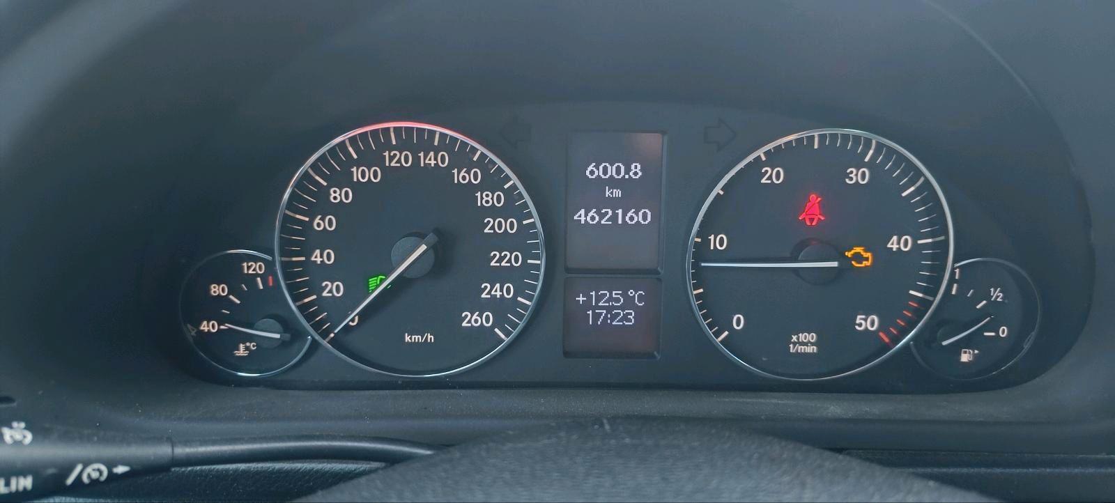 Mercedes-Benz C220 2006 — photo 11