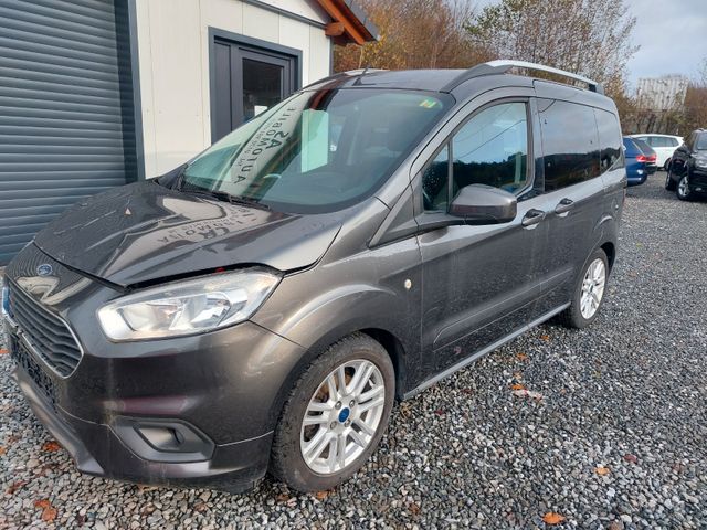 Ford Tourneo Courier 1.0 EcoBoost 74kW Titanium