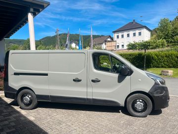 Renault Trafic - 2