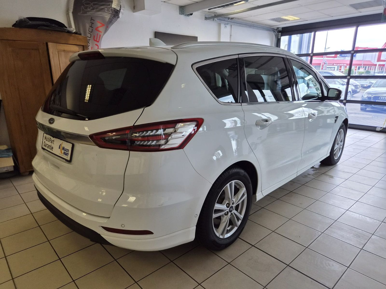 Fahrzeugabbildung Ford S-MAX Titanium / 1. HAND / NAVI / AHK /