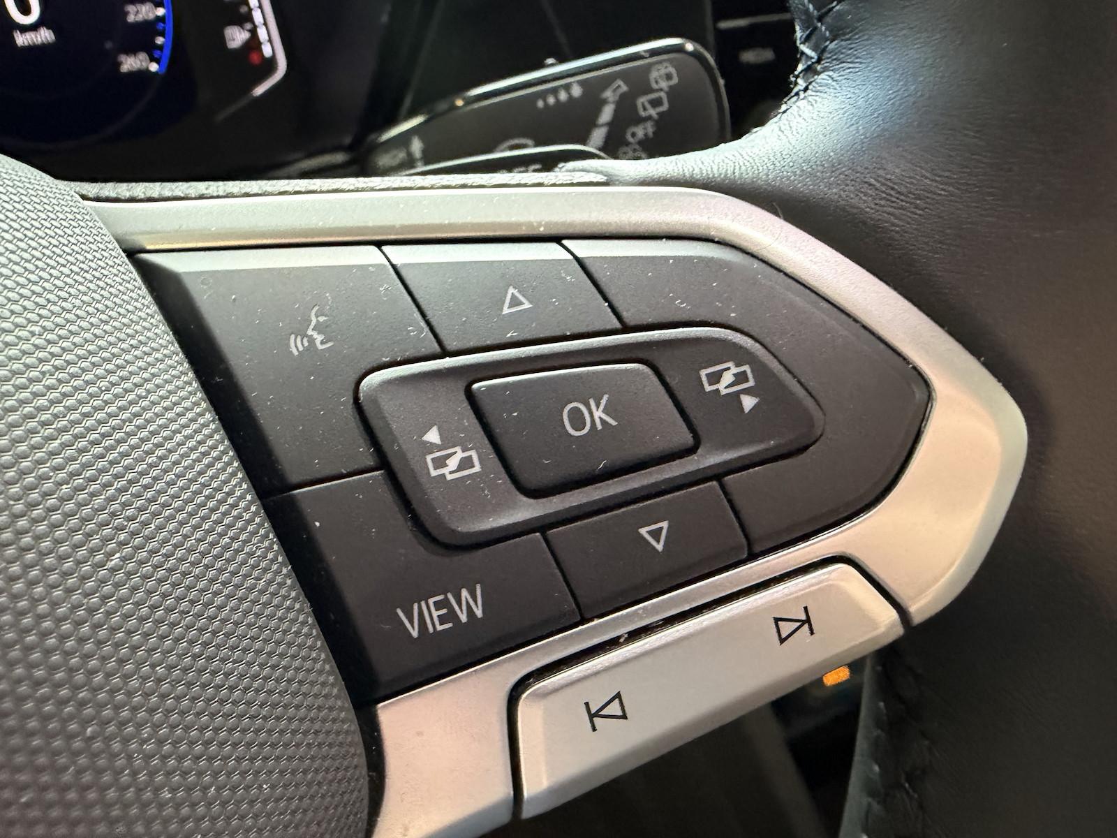 Volkswagen Touran 1,5TSI DSG Highline LED 7 Sitze NAVI AHK, миниатюра 11