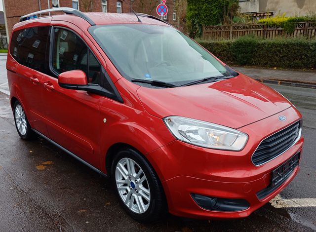 Ford Tourneo Courier Titanium 1.0i TEMPOMAT/SHZ/PDC/