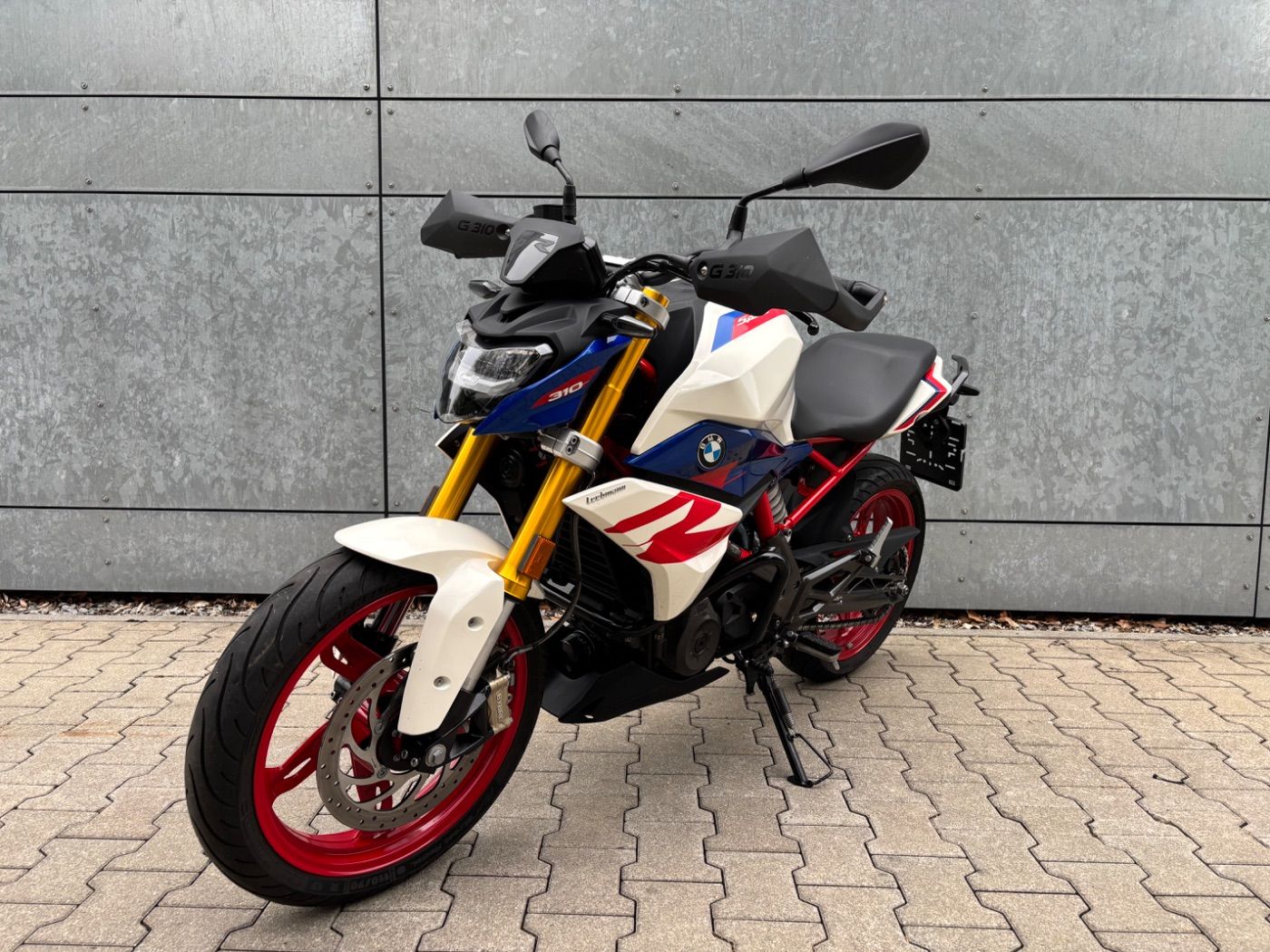 Fahrzeugabbildung BMW G 310 R Style Sport Tieferlegung Griffheizung