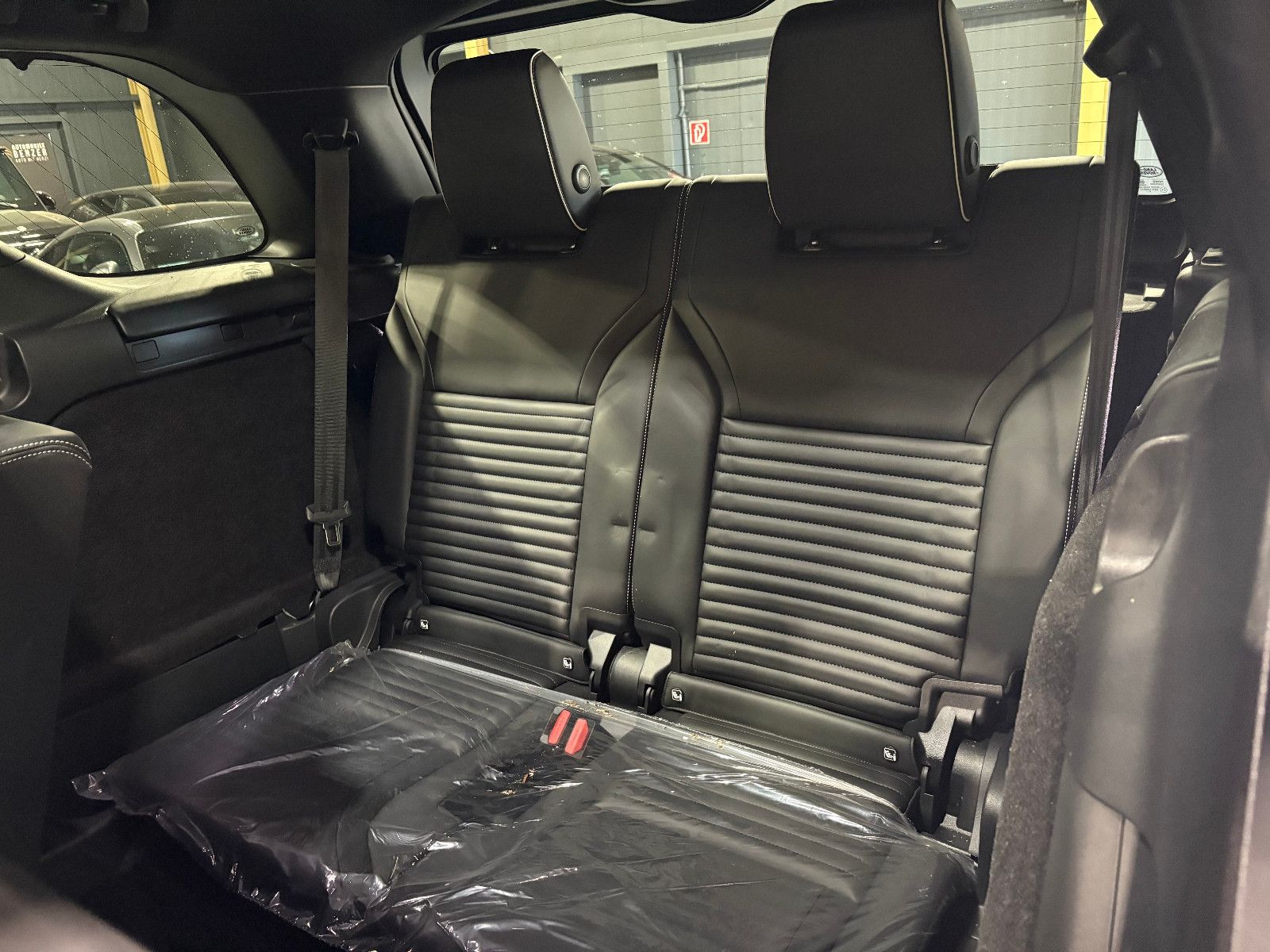 Fahrzeugabbildung Land Rover Discovery 5 R-Dynamic HSE D300 AWD/7-SITZ/PANO/