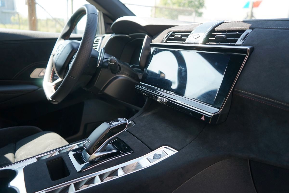 Fahrzeugabbildung DS Automobiles DS7 (Crossback) Performance Line + 360 Kamera