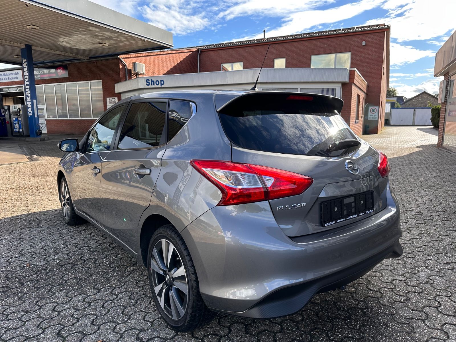 Fahrzeugabbildung Nissan Pulsar N-Connecta 1.2 DIG-T AHK/Kamera/GRA/SHZG