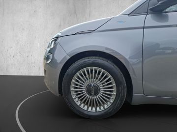 Fiat 500 e Icon KeyLess+Navi+SHZ+LM+SoundSys+SpurH