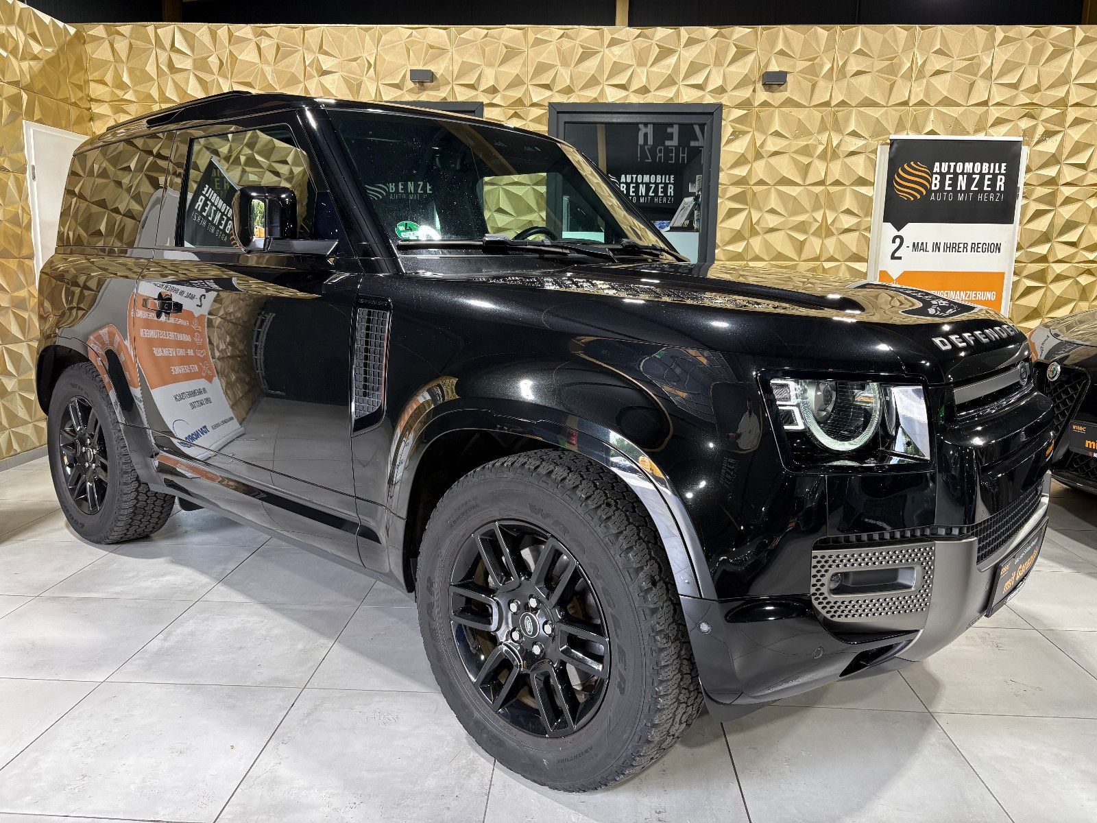 Fahrzeugabbildung Land Rover Defender 90 X-Dynamic S/360°/SOUND/APPLE/NAVI/