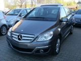 Mercedes-Benz B 200 Autom / Lamellen / Anhängerkupplung - Mercedes-Benz B 200: Anhängerkupplung