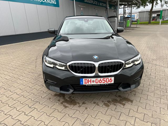 BMW 330 i Sport Line