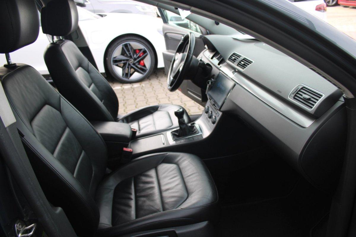 Volkswagen Passat 2012 — photo 15
