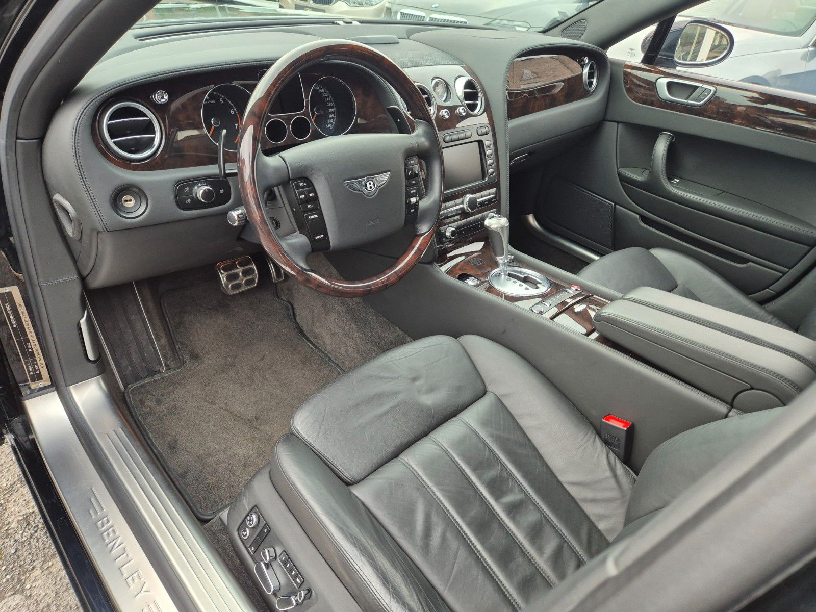 Fahrzeugabbildung Bentley Continental Flying Spur/Ausnahmezustand/Orig. km