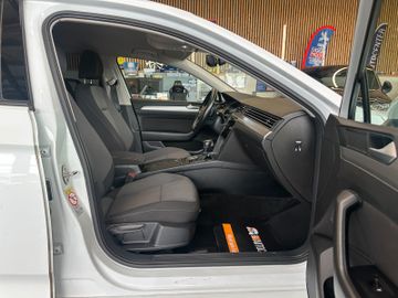 MYAUTOCENTER – Gebraucht- und Jahreswagen mit Werkstattservice in Pfaffenhofen Volkswagen Passat *AHK*ACC*KLIMAAUTO*LED*NAVI*1.HAND*