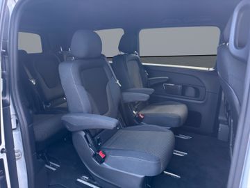 Mercedes V 300 - 12