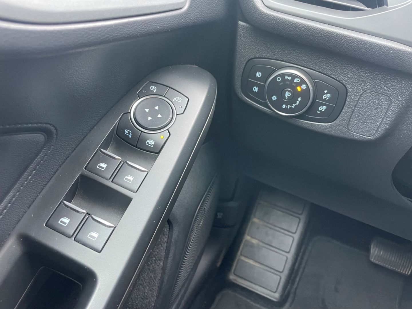 Fahrzeugabbildung Ford Focus C&C totWinkAss LED Kamera Spurhalteass