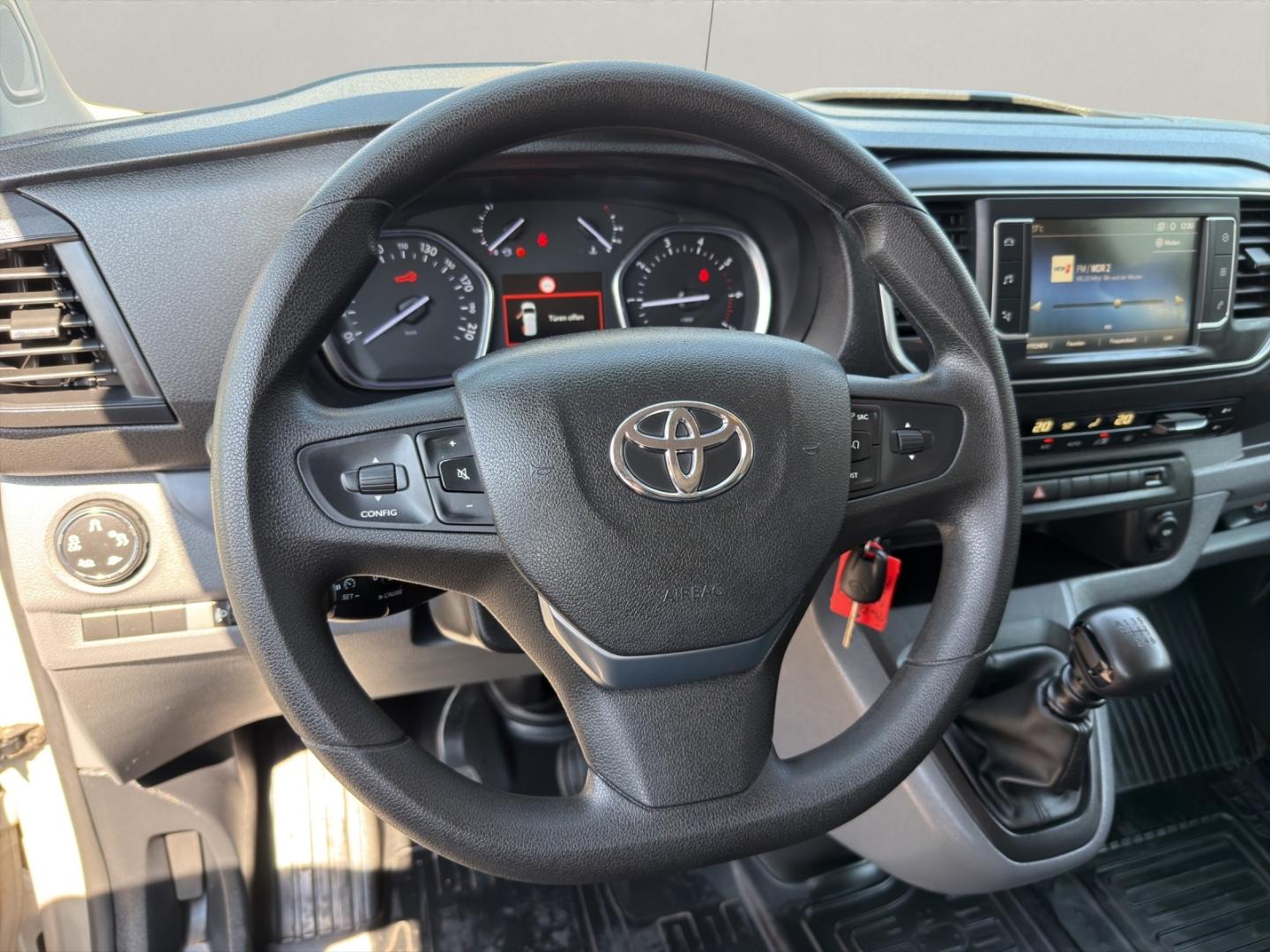 Toyota Proace L1 Kombi Comfort Navigation Anhängerkuppl