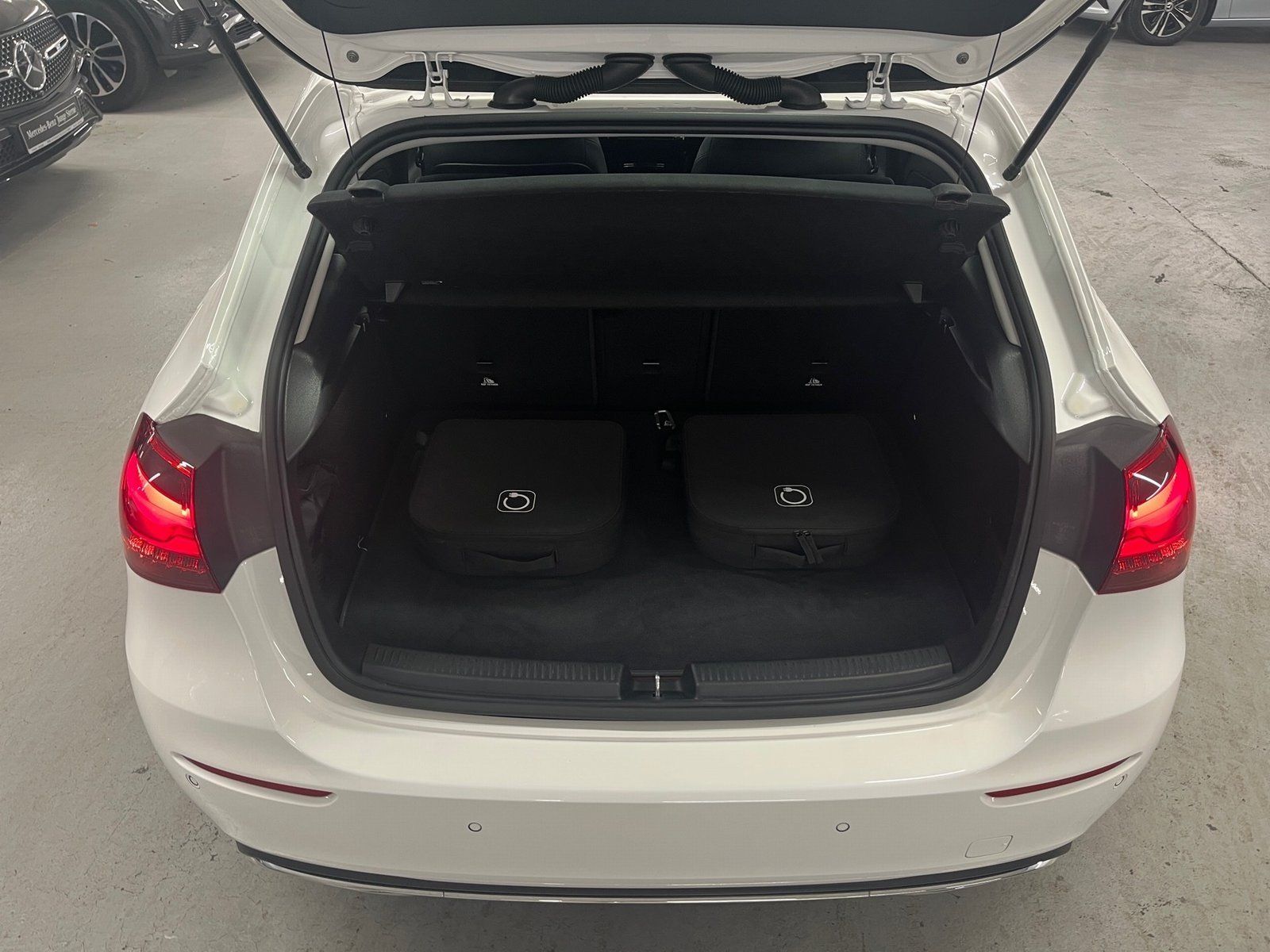 Fahrzeugabbildung Mercedes-Benz A 250 e Progressive*AHK*Distro*Totwink*11kW*LED*
