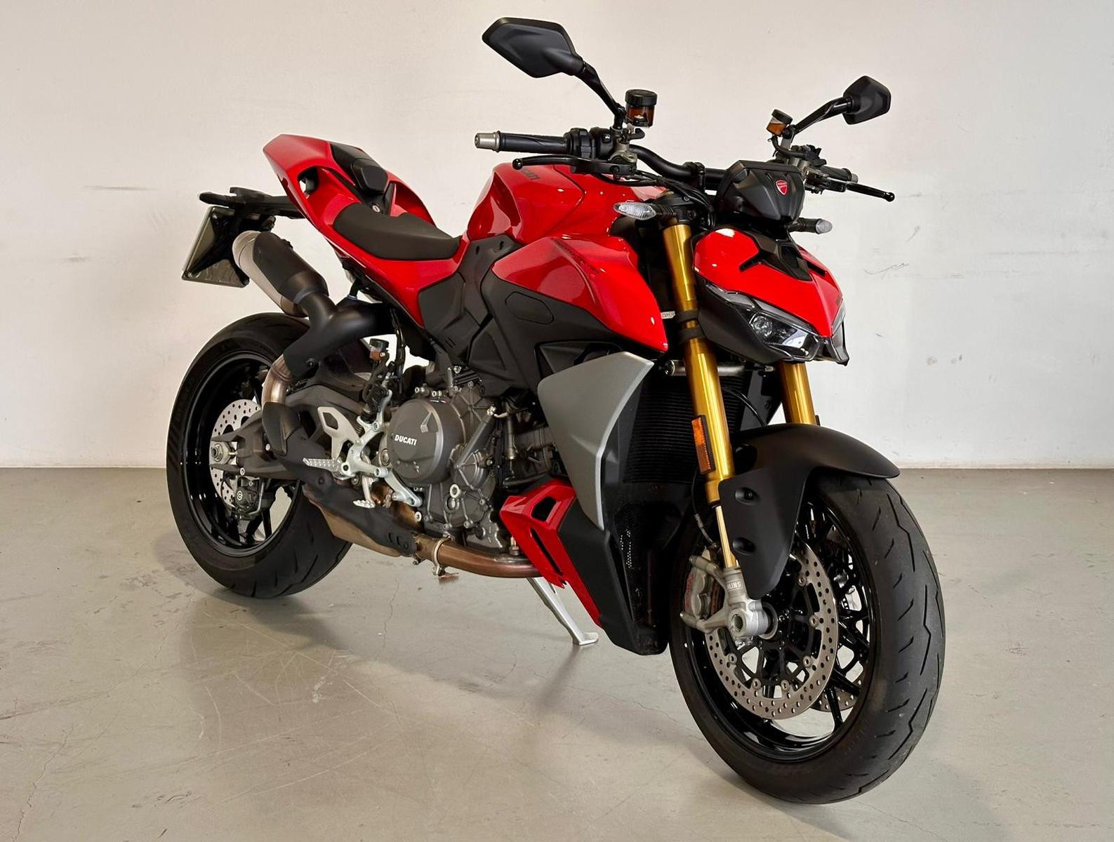 Ducati Streetfighter V2 S