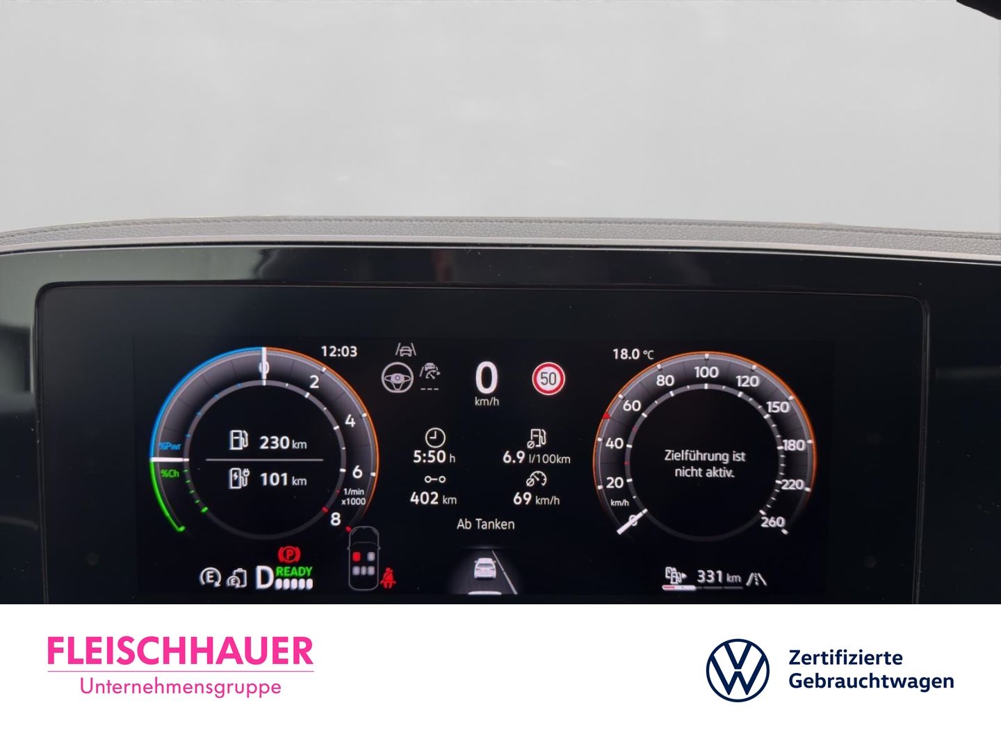 Volkswagen Passat Variant 1.5 TSI eHybrid Business AHK Head foto 10