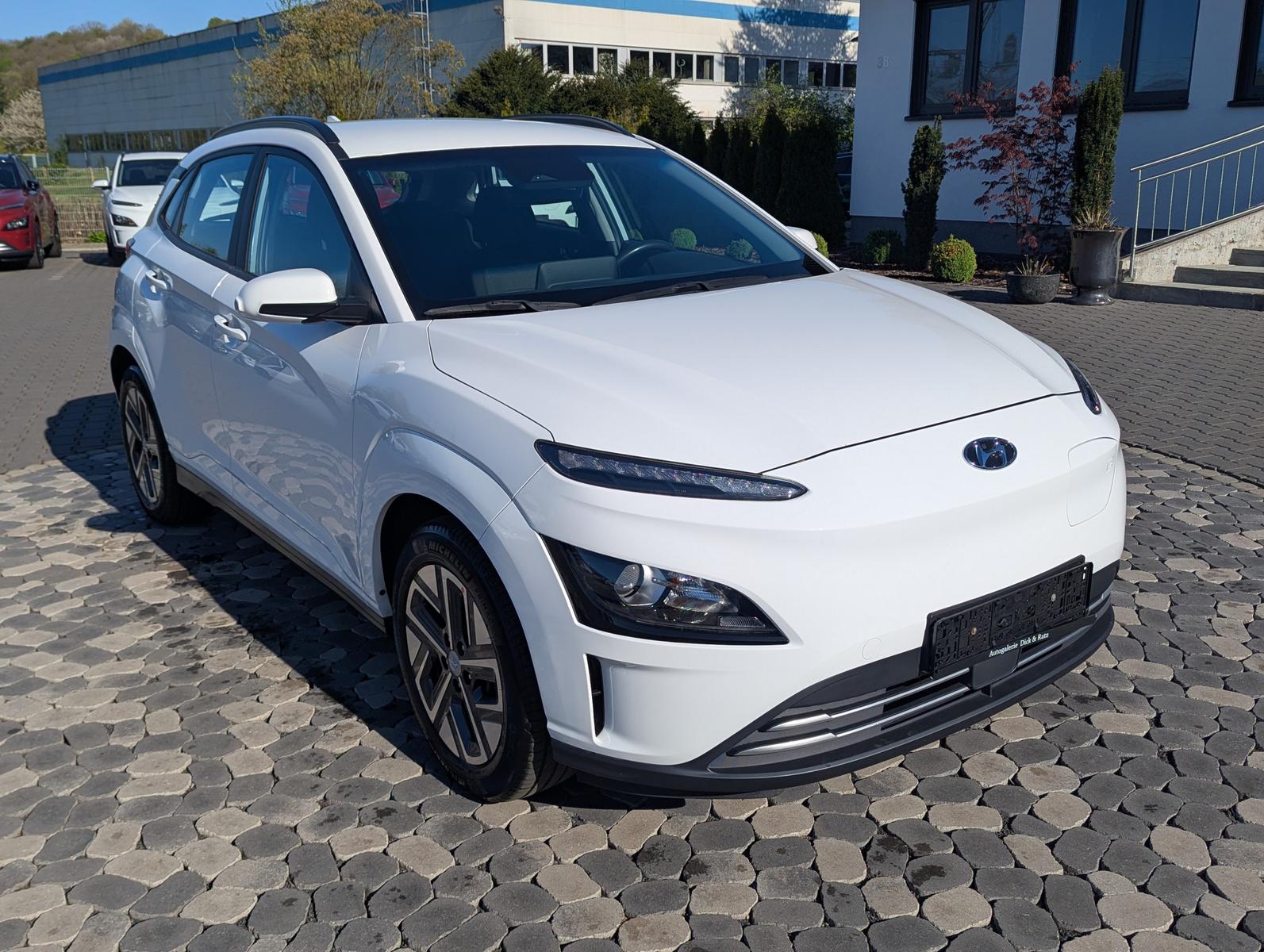 Hyundai Kona Elektro Select ACC SHZ LHZ CAM Smart-Link