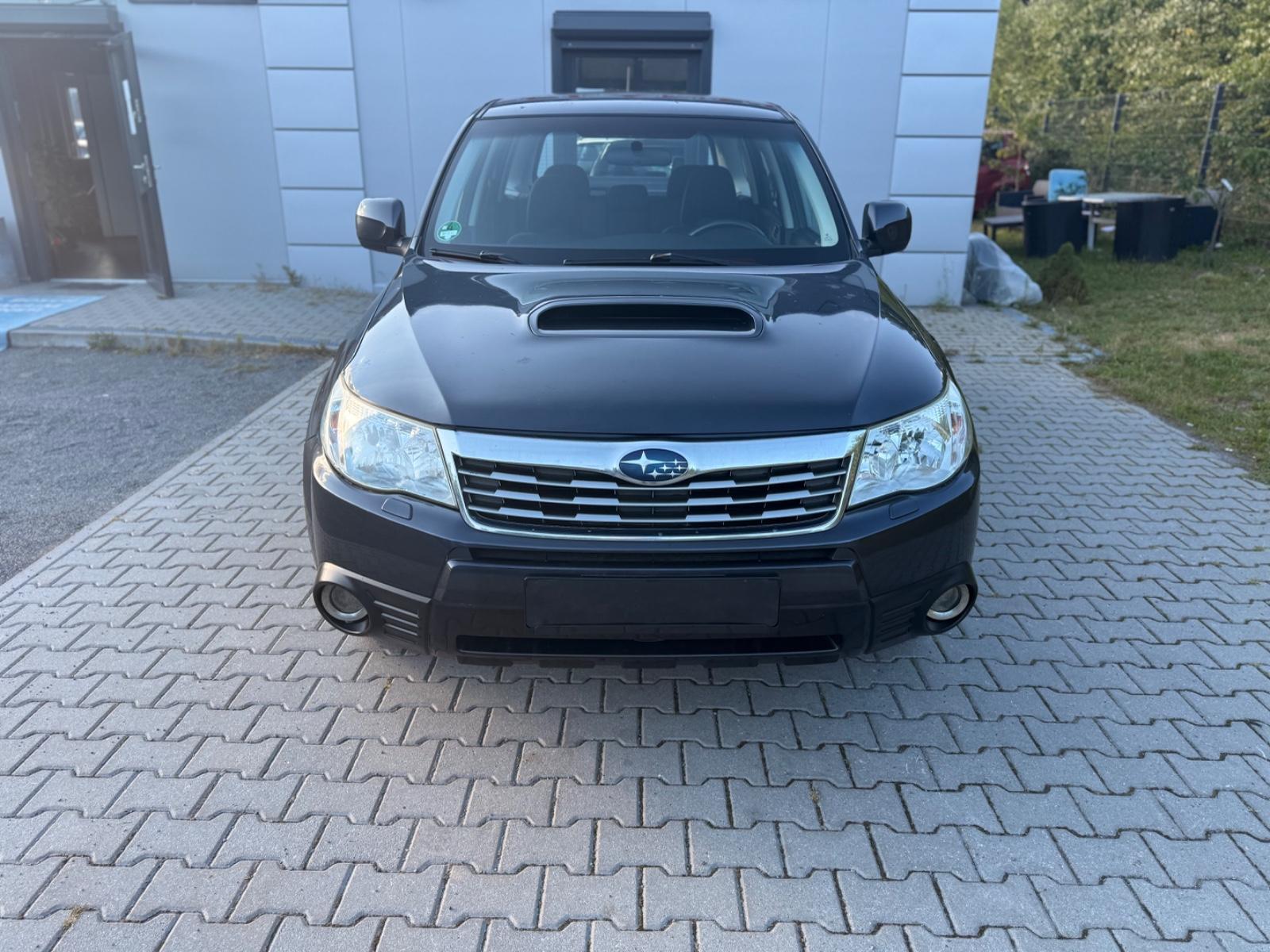 Subaru Forester 2010 — вигляд ззаду