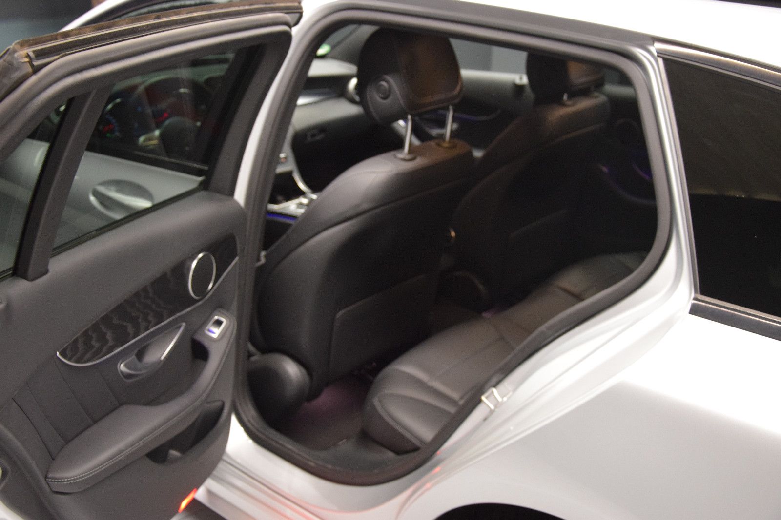 Fahrzeugabbildung Mercedes-Benz C 200 C T-Modell C 200 4Matic Vollleder ACC 360°
