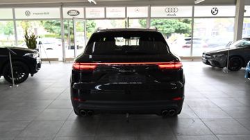 Porsche Cayenne - 5