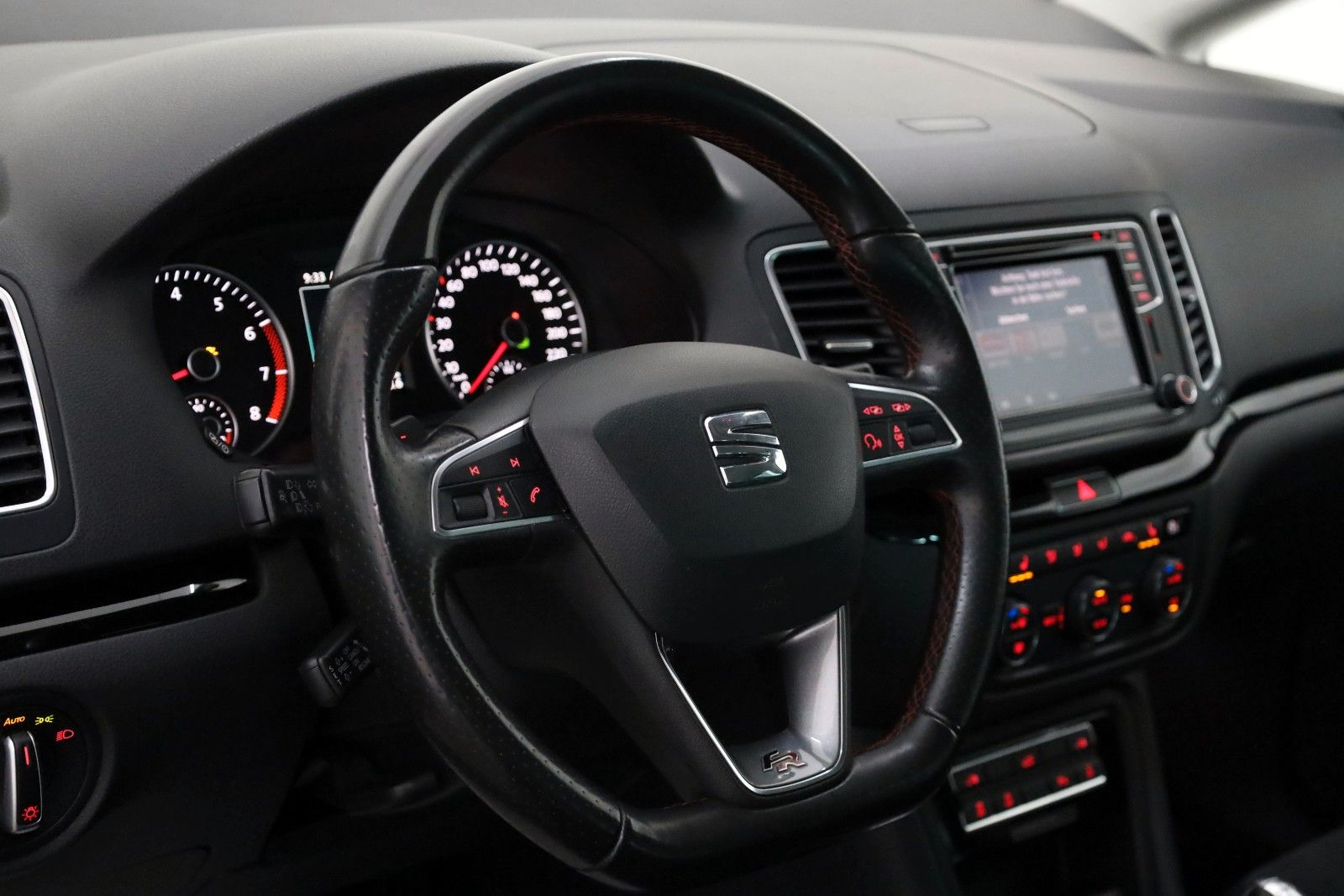 Fahrzeugabbildung SEAT Alhambra FR-Line 7 Si,T.Leder,Navi,Xenon,Kamera