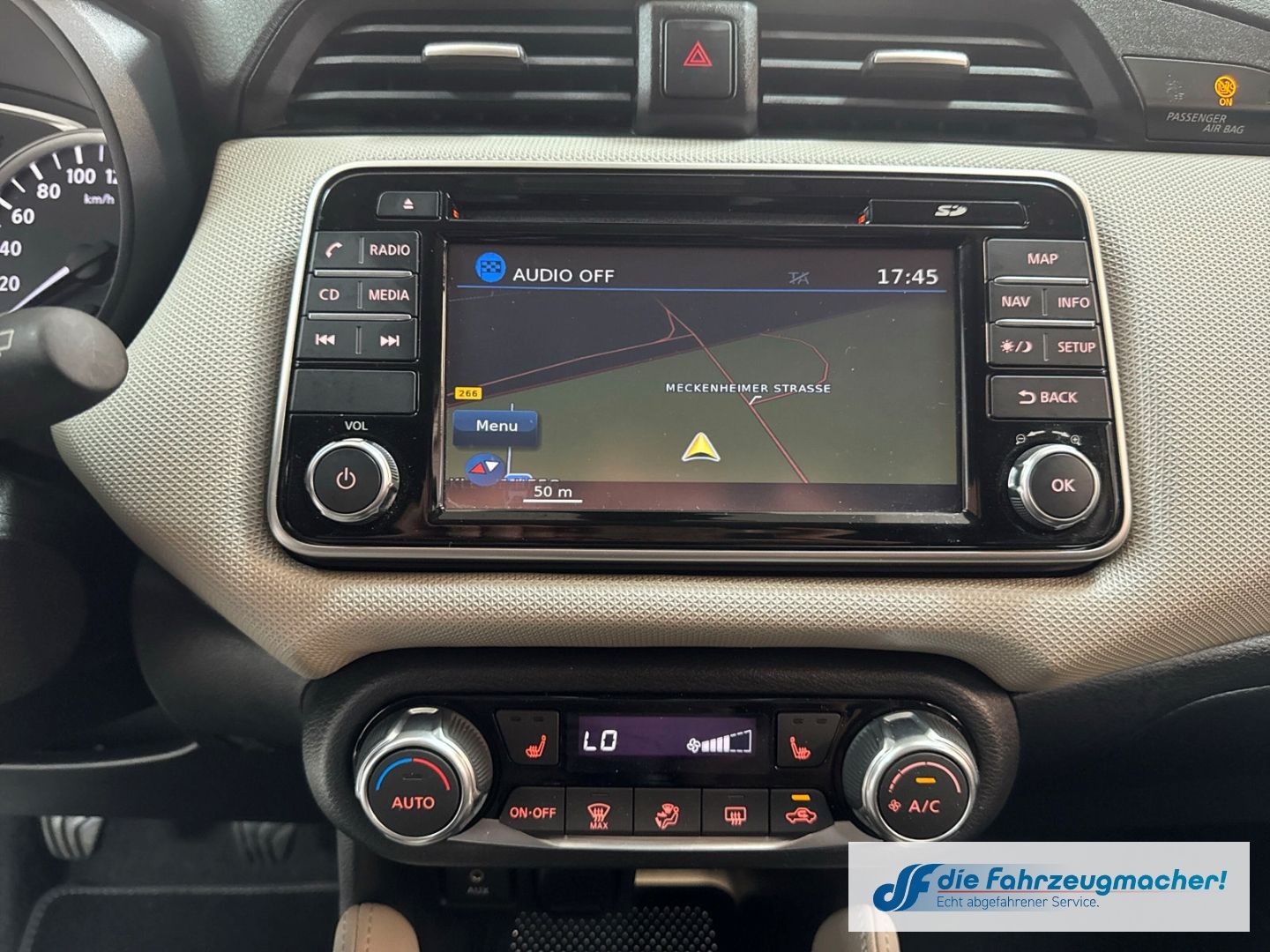Fahrzeugabbildung Nissan Micra N-Connecta Navi DAB Ambientebeleuchtung SH