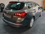Opel Astra J Sports Tourer Exklusiv 1.HAND AHK - Opel Astra: H Sport