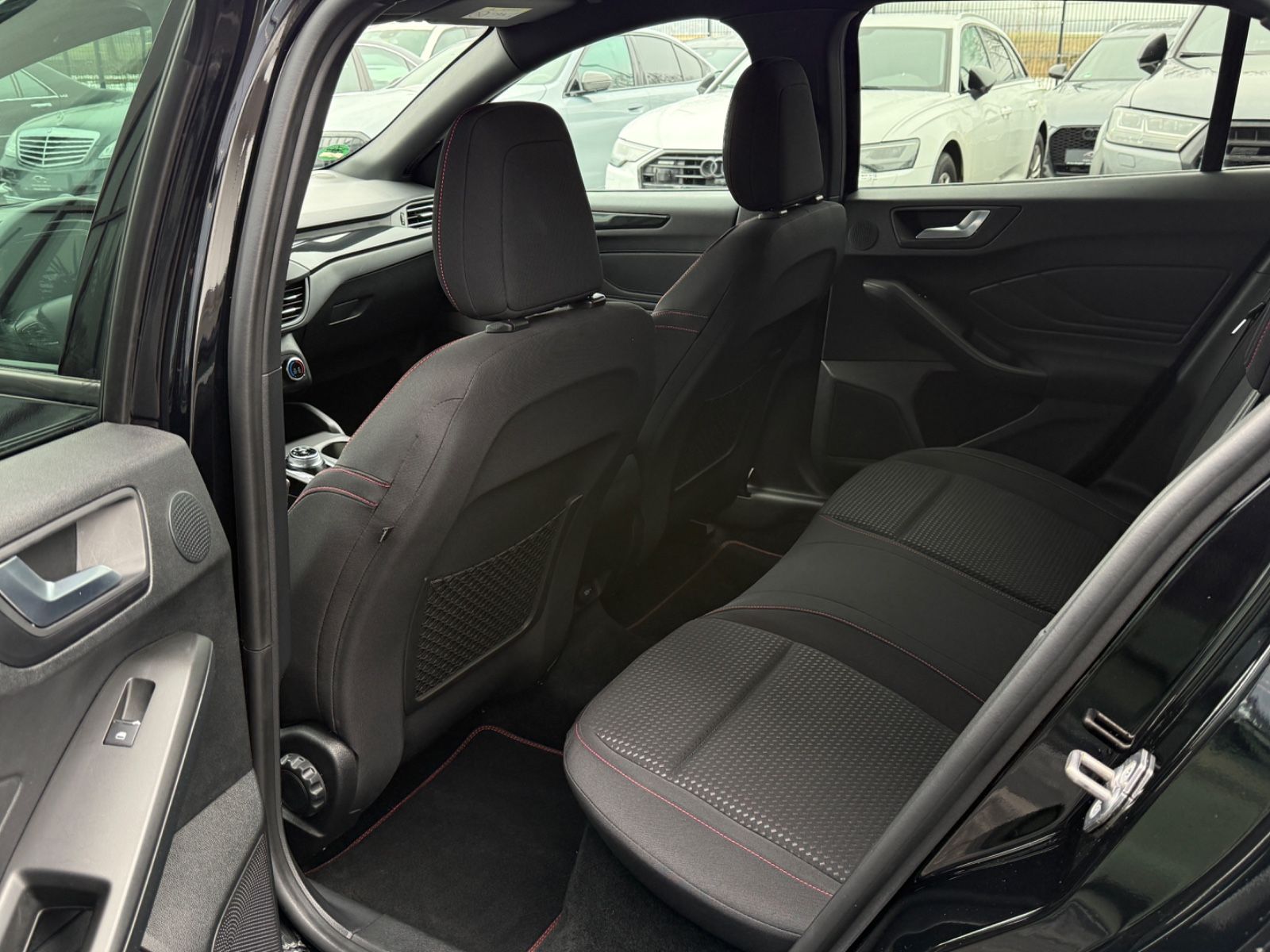 Focus Turnier ST-Line 2.0Autom. Navi LED