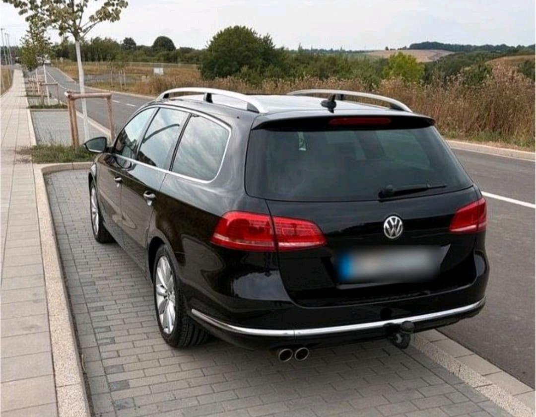 Volkswagen Passat 2014 — rear view
