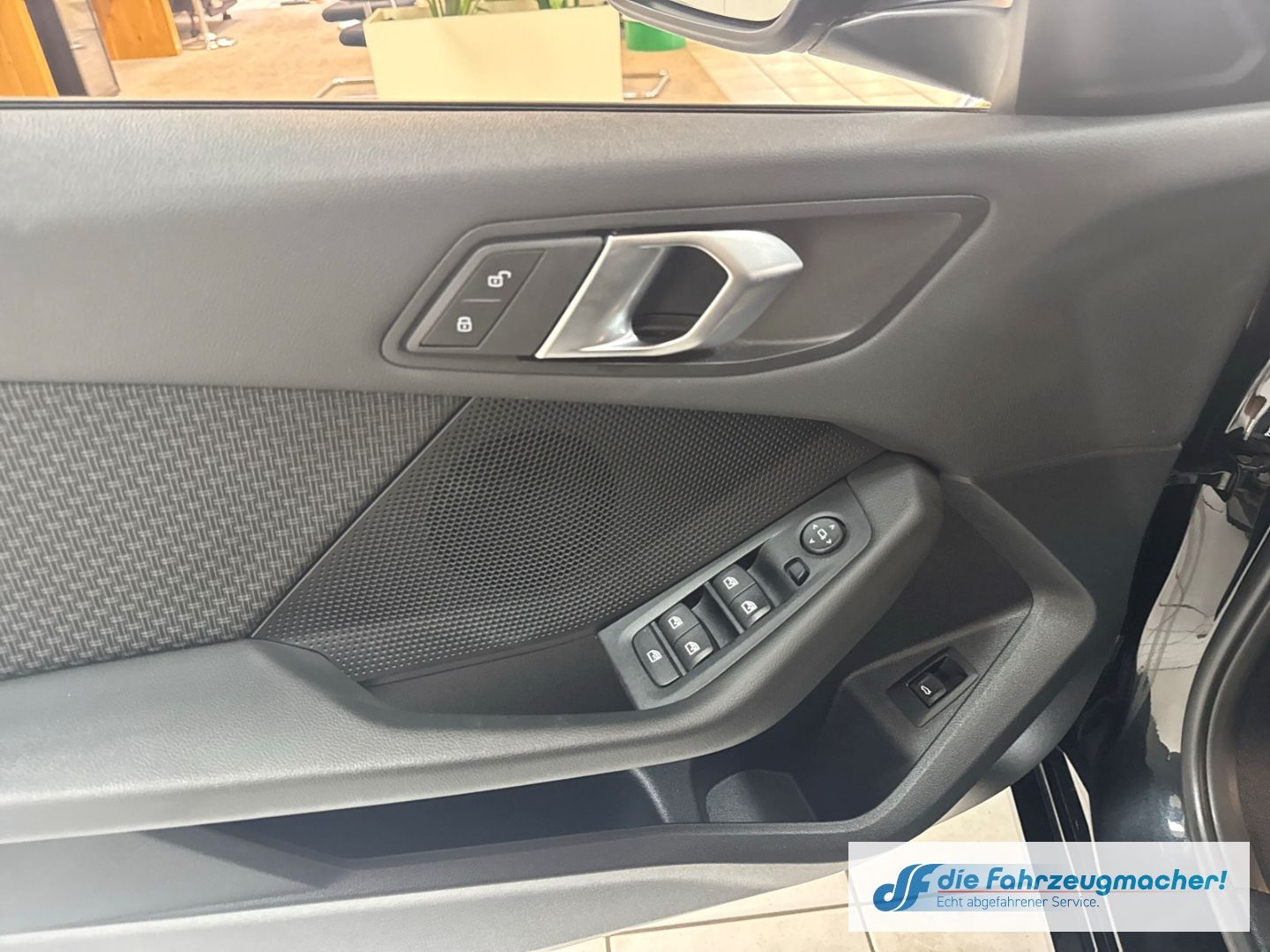 Fahrzeugabbildung BMW 118 d Advantage Navi Digitales Cockpit LED Sperr