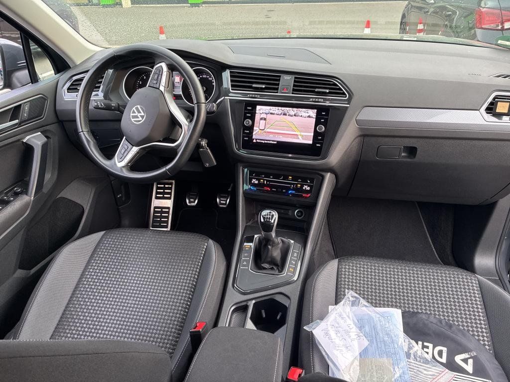 Fahrzeugabbildung Volkswagen Tiguan Active TSI *Navi*Cam*PDC*ACC*LED*Sitzhzg*