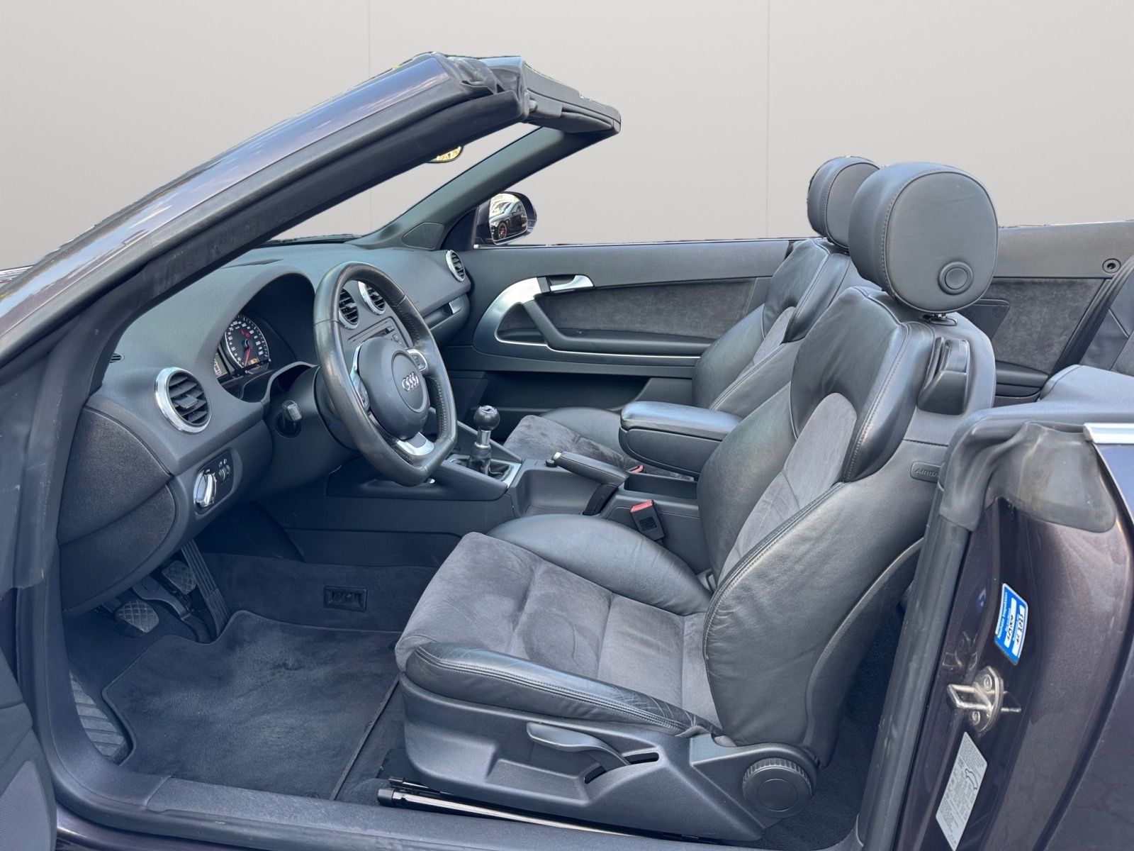 Fahrzeugabbildung Audi A3 Cabriolet Attraction*Alcantara*8Fach*PDC*SZH