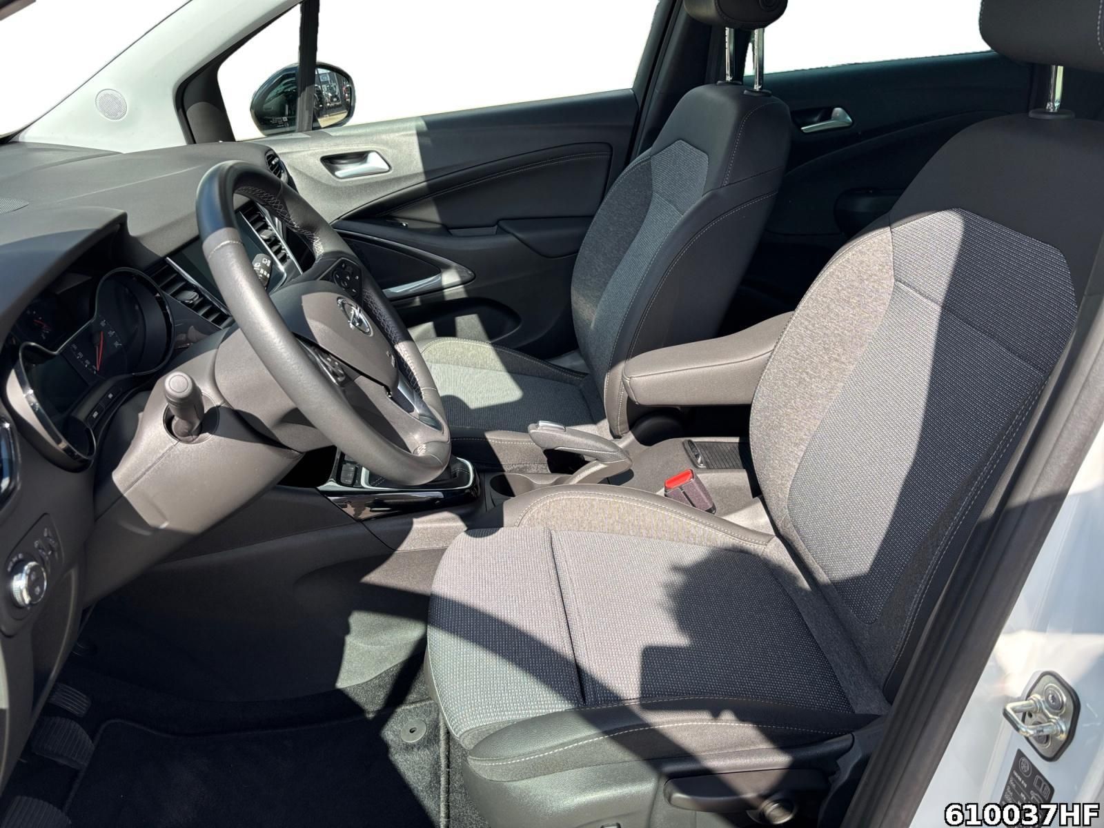 Fahrzeugabbildung Opel Crossland 1.2 Turbo Elegance Paket (EURO 6e)